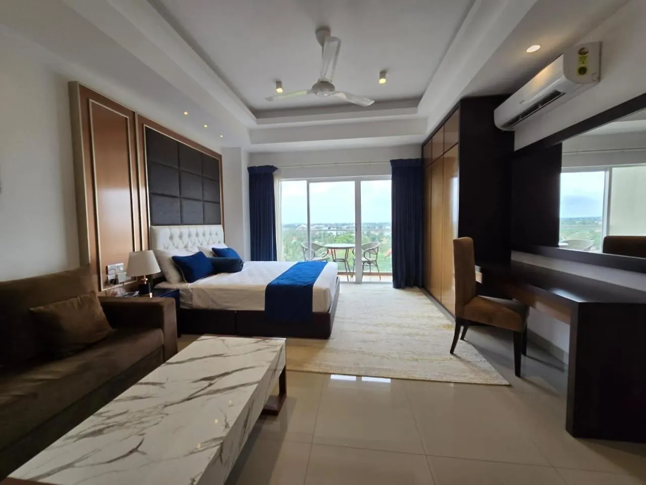 Luxury Sea View Apartments Negombo