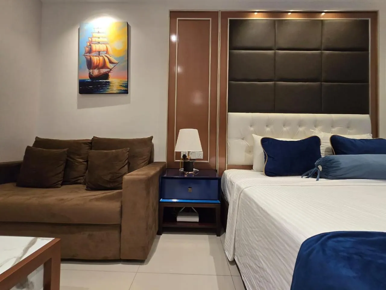 Luxury Sea View Apartments Negombo